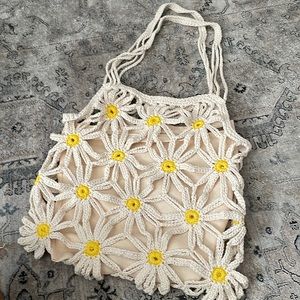 Daisy crocheted purse